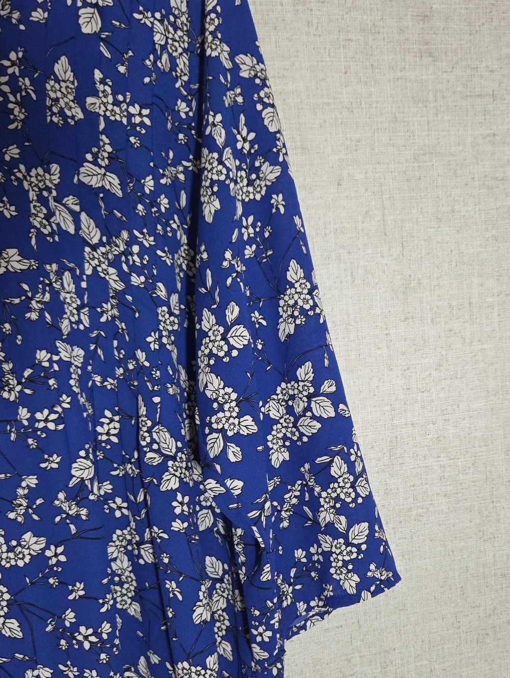 Allison Joy Sz M Royal Blue White Floral Tie-Neck Tunic - Picture 3 of 4